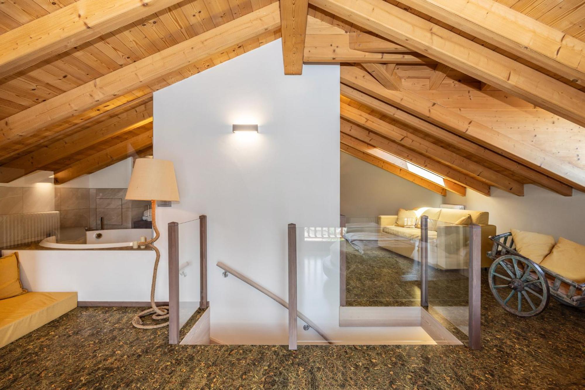 Romallo Horse House Bed & Breakfast エクステリア 写真