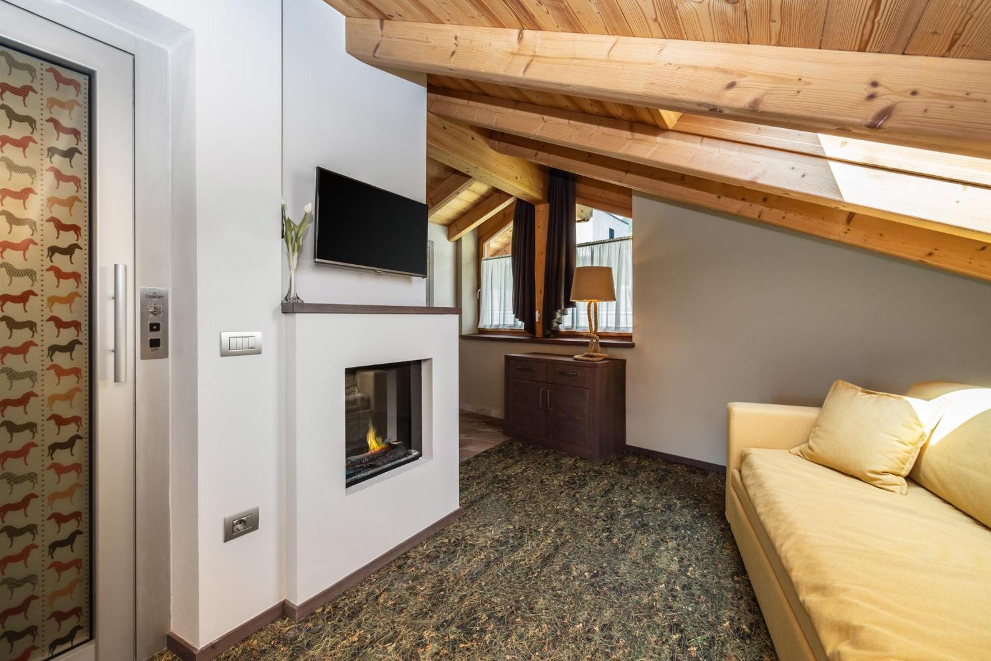 Romallo Horse House Bed & Breakfast エクステリア 写真