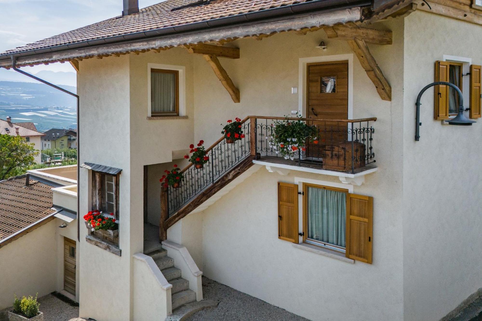 Romallo Horse House Bed & Breakfast エクステリア 写真